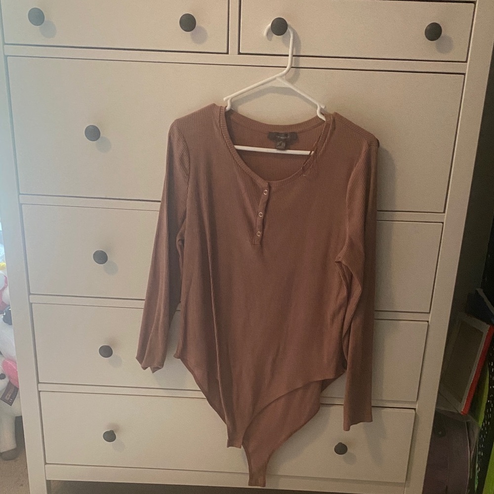 🩷5/$10🩷 Primark Long Sleeve Henley Bodysuit
